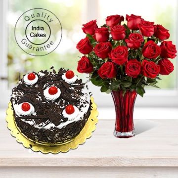 Eggless Black Forest Cake 1 Kg with 6 Red Roses Bunch