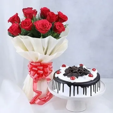 Delicious Black Forest Cake Half Kg with 6 Red Roses Bunch