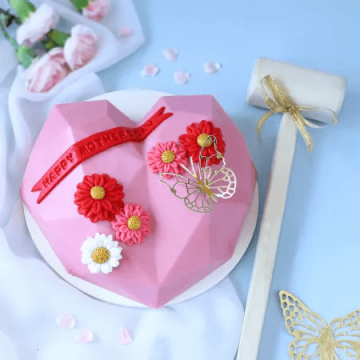 Happy Mothers Day Heart Pinata Cake 750 gms