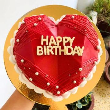 Luscious Red Velvet Pinata Cake 750 gms