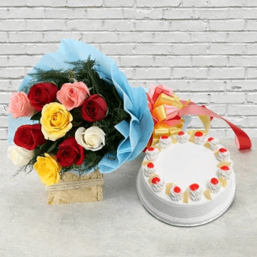 Pineapple Cake Half Kg with 6 Mix Roses Bunch